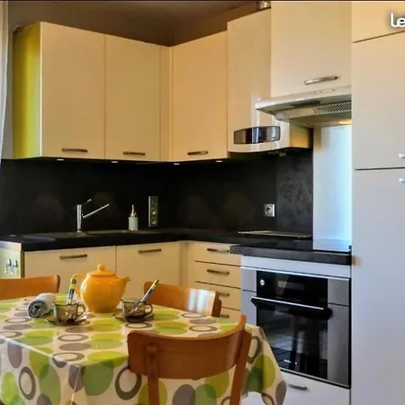 Apartment Beau 2 Pieces Front De Mer, Proche Commerces